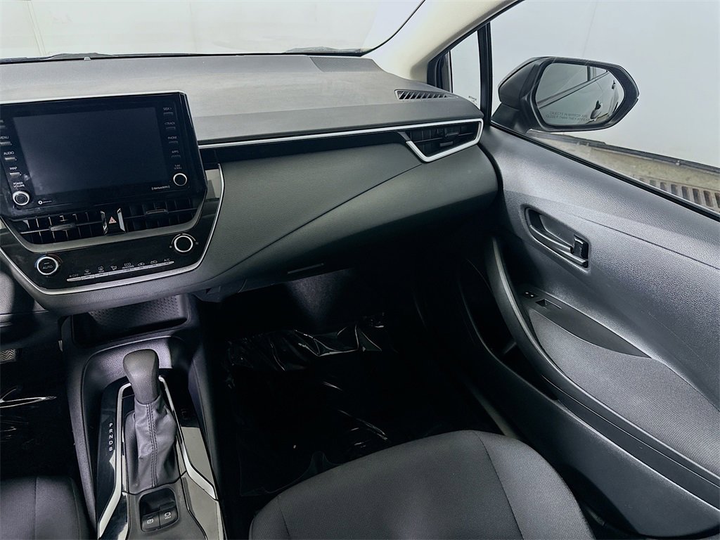 Used 2022 Toyota Corolla LE image 19