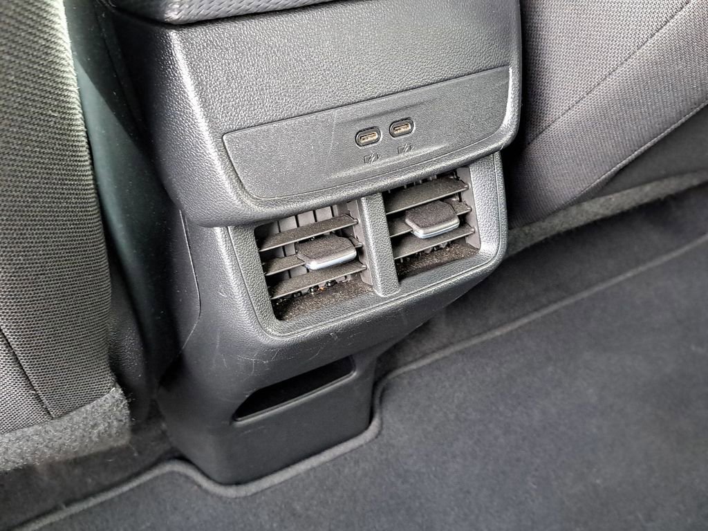 Certified 2025 Chevrolet Equinox LT FWD image 13