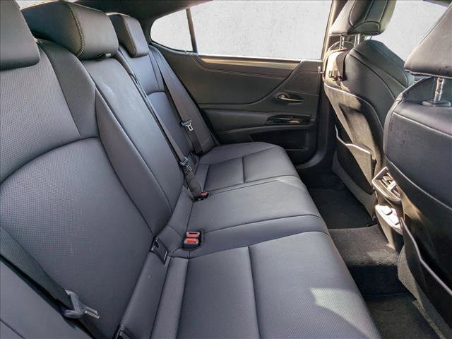 Used 2023 Lexus ES 300h F Sport image 22