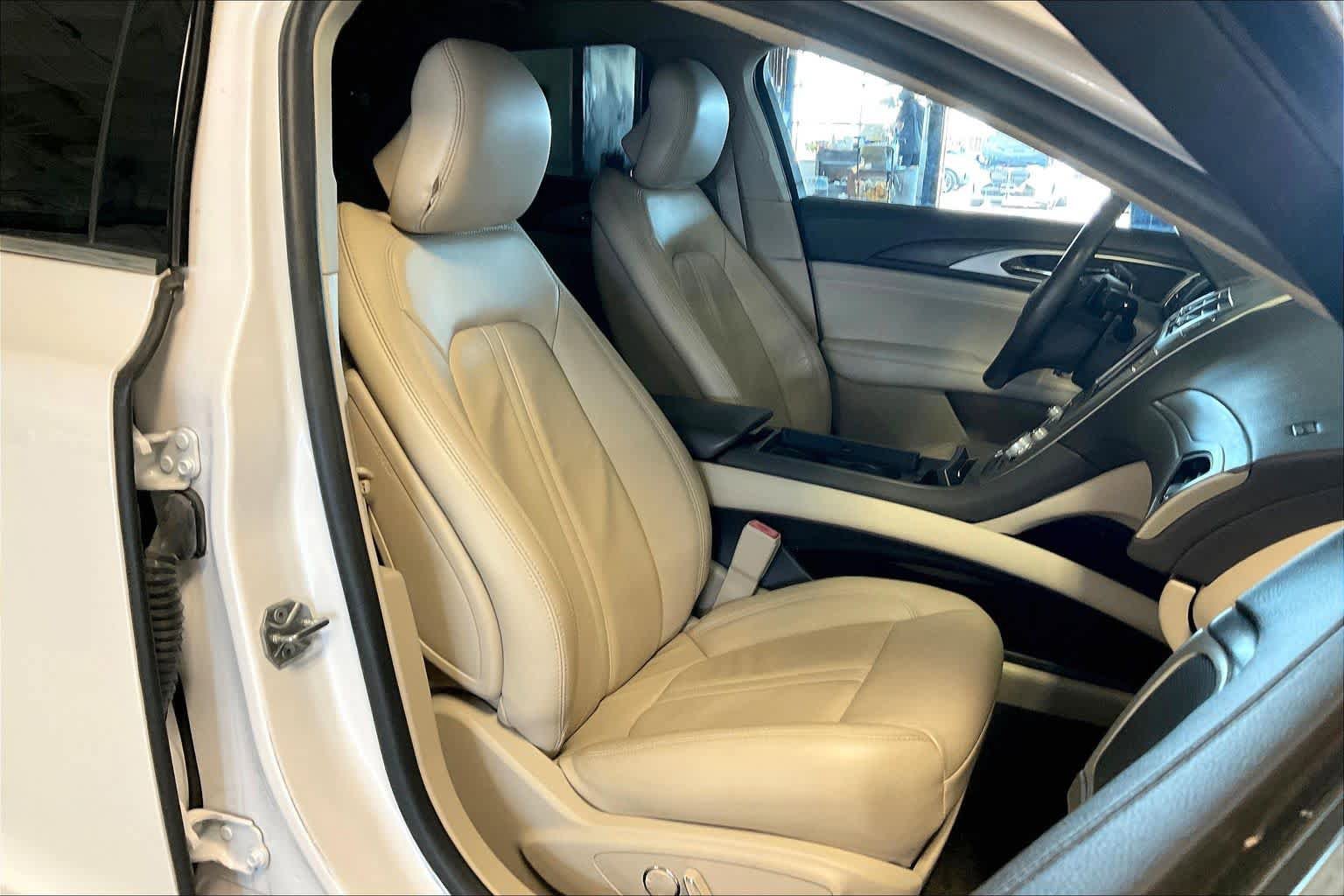 Used 2018 Lincoln MKZ Select w/ Climate Package image 8