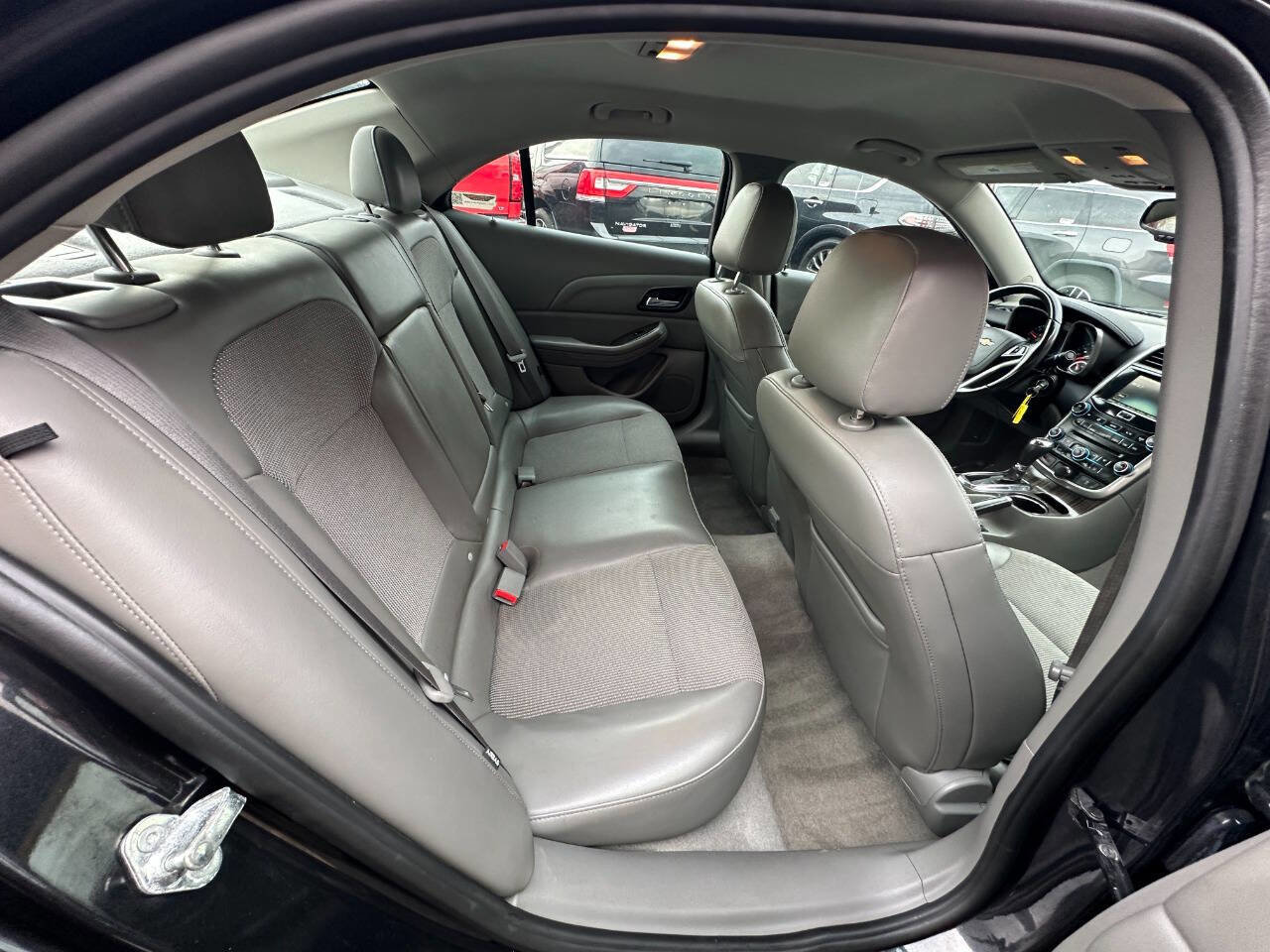 Used 2015 Chevrolet Malibu LT FWD image 18