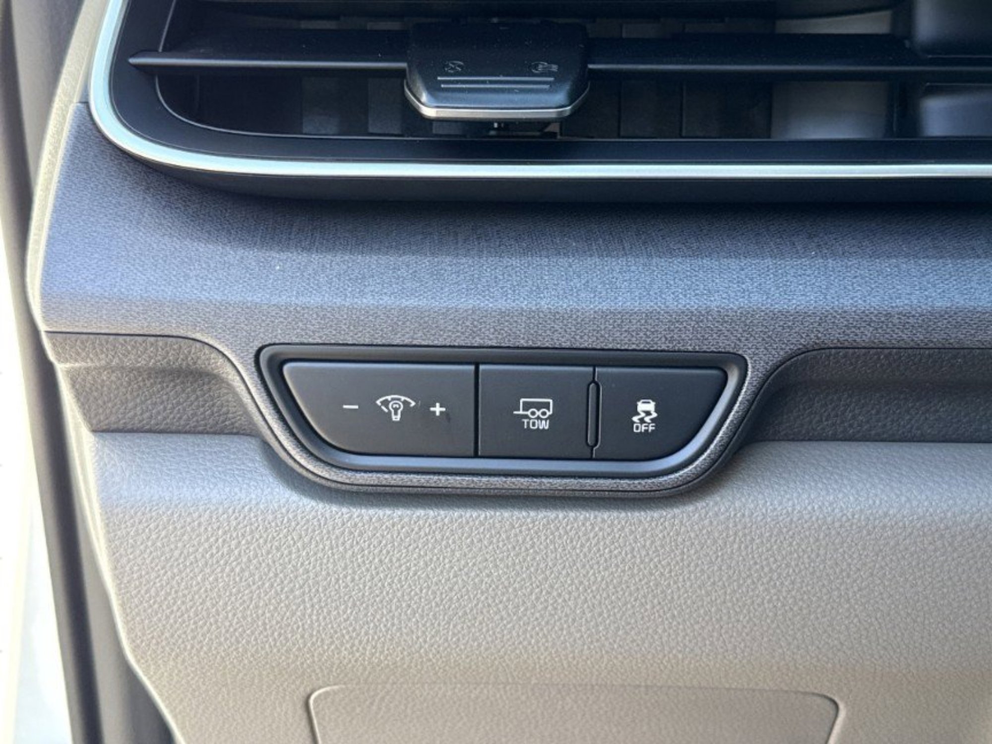 New 2026 Kia Carnival EX FWD image 13