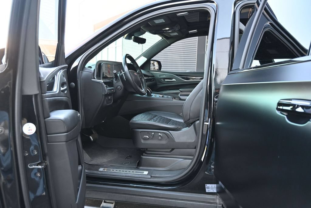 Used 2023 Cadillac Escalade V w/ LPO, ONYX Package AWD/4WD image 22