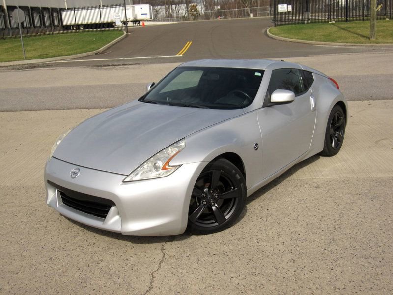 Used 2009 Nissan 370Z Coupe image 4