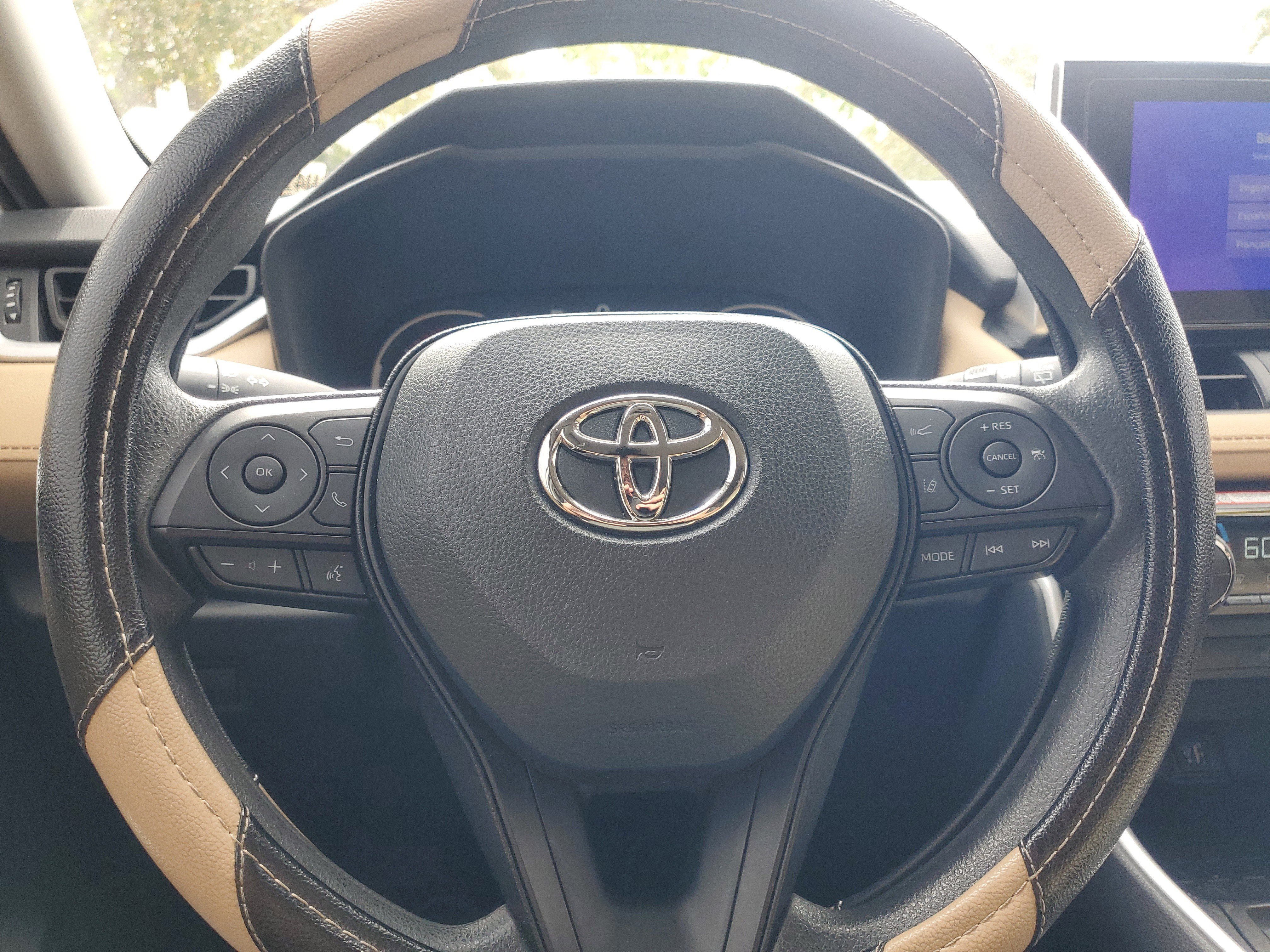 Used 2025 Toyota RAV4 XLE image 20