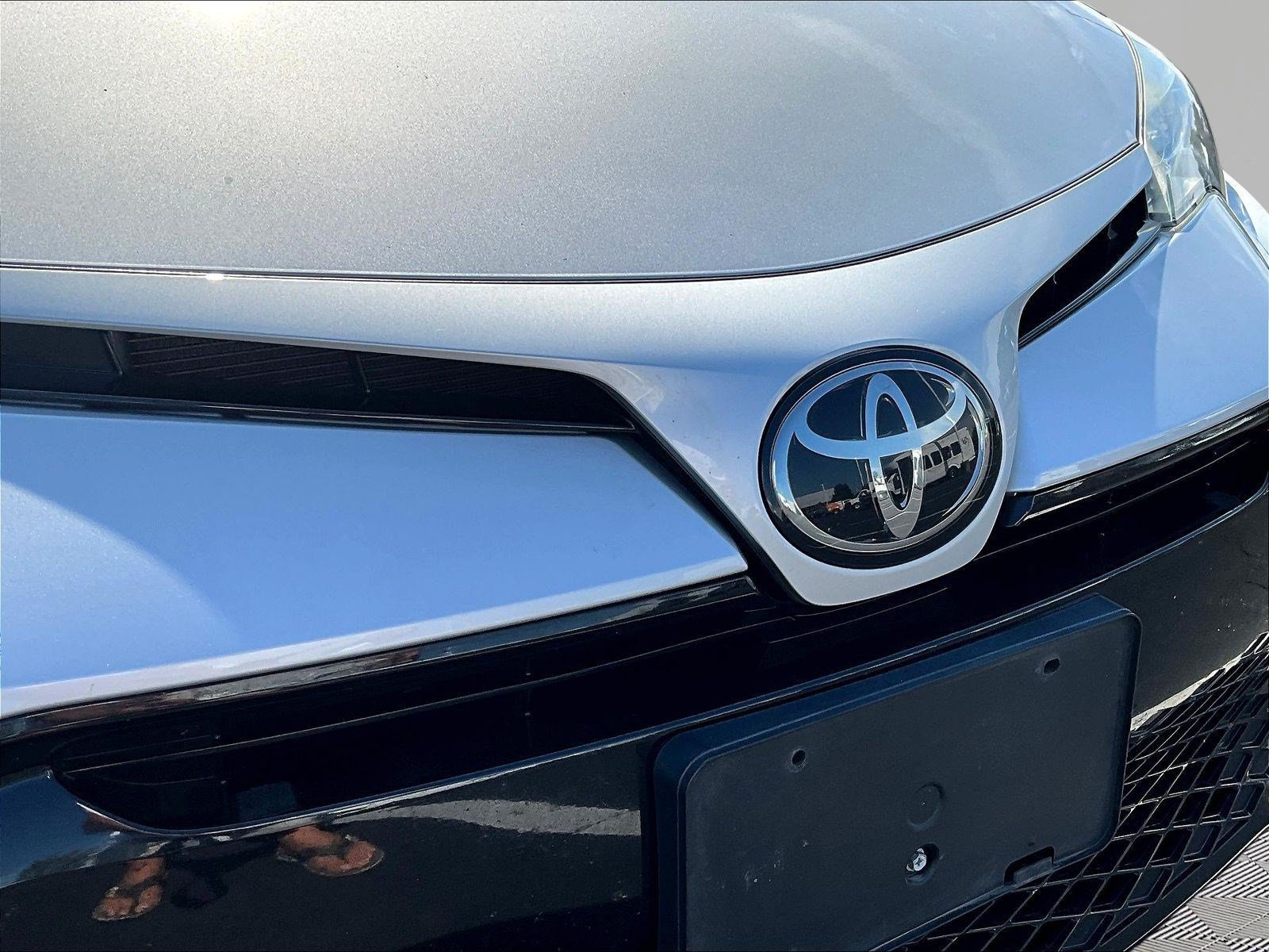 Used 2018 Toyota Corolla SE w/ Carpet Mat Package (TMS) FWD image 33