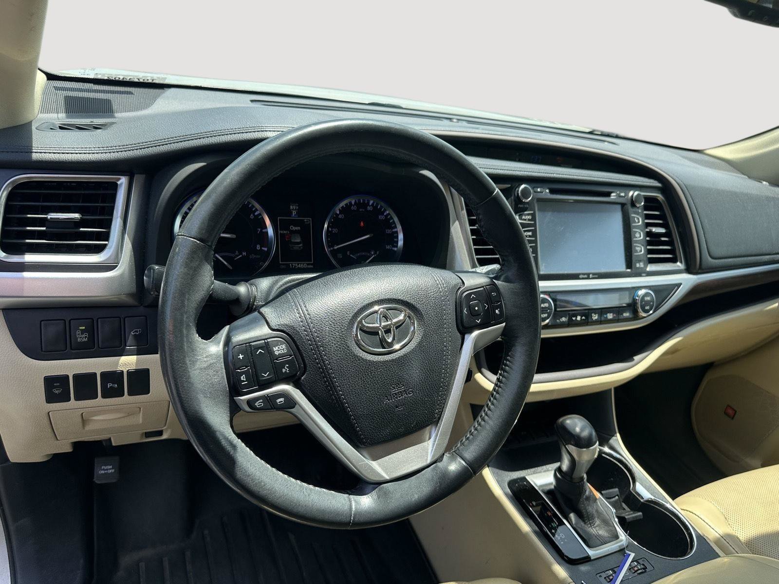 Used 2015 Toyota Highlander Limited FWD image 10
