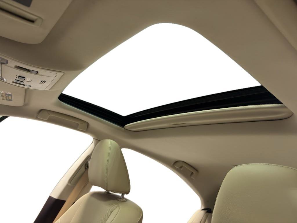 Used 2016 Lexus ES 300h image 15