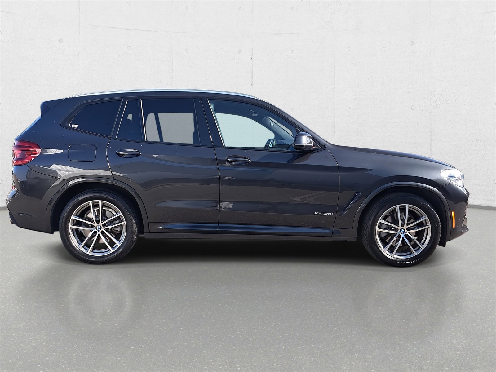 Used 2018 BMW X3 xDrive30i w/ M Sport Package image 4