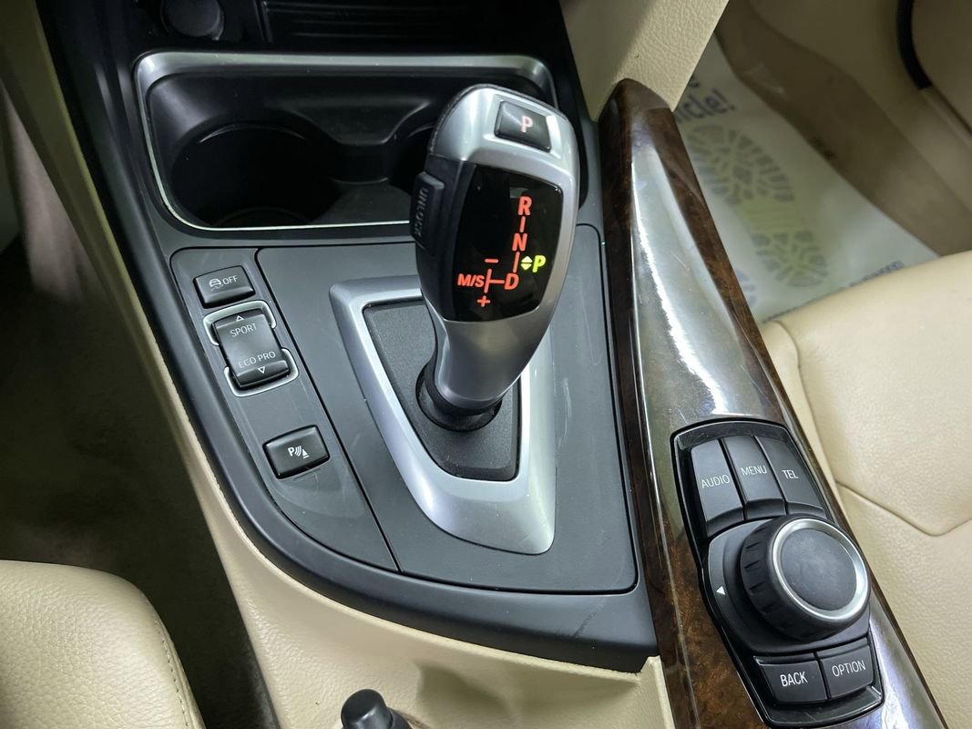 Used 2014 BMW 320i xDrive Sedan image 24