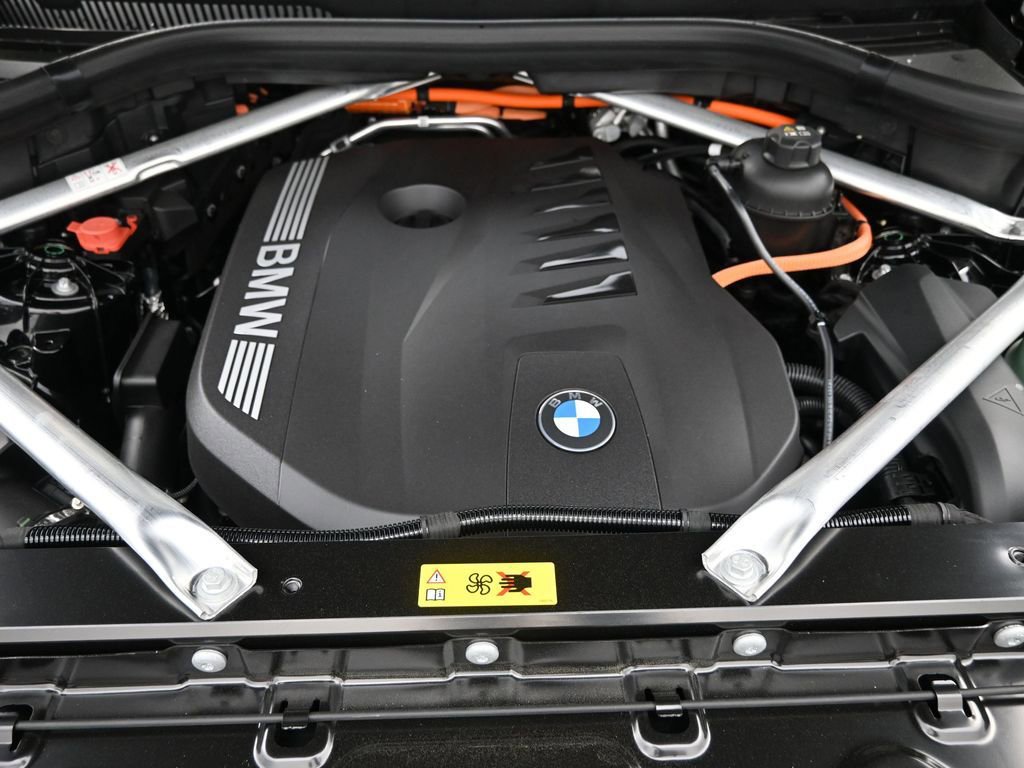 New 2026 BMW X5 xDrive50e w/ M Sport Package AWD/4WD image 22