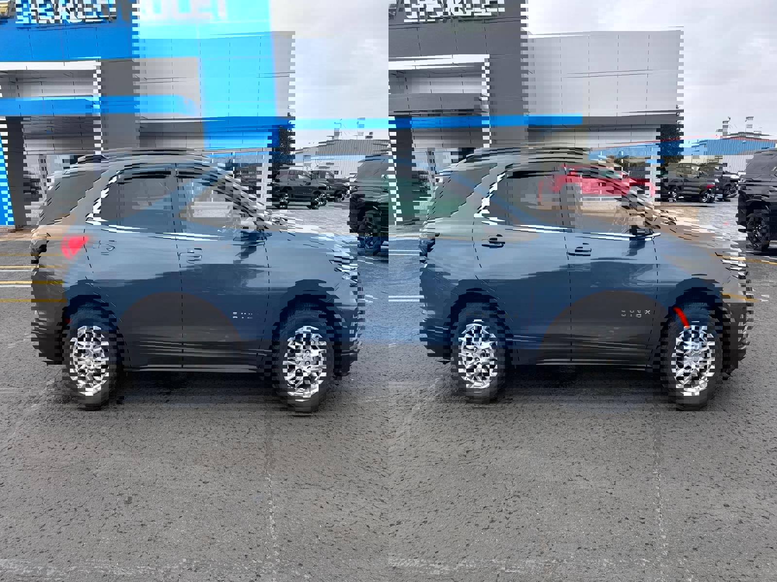 Certified 2024 Chevrolet Equinox LT w/ LPO, Floor Liner Package image 2