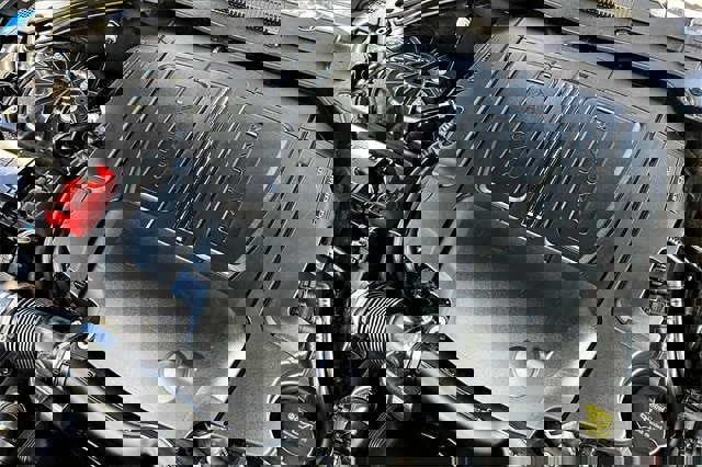 Used 2018 Jaguar XE S image 31