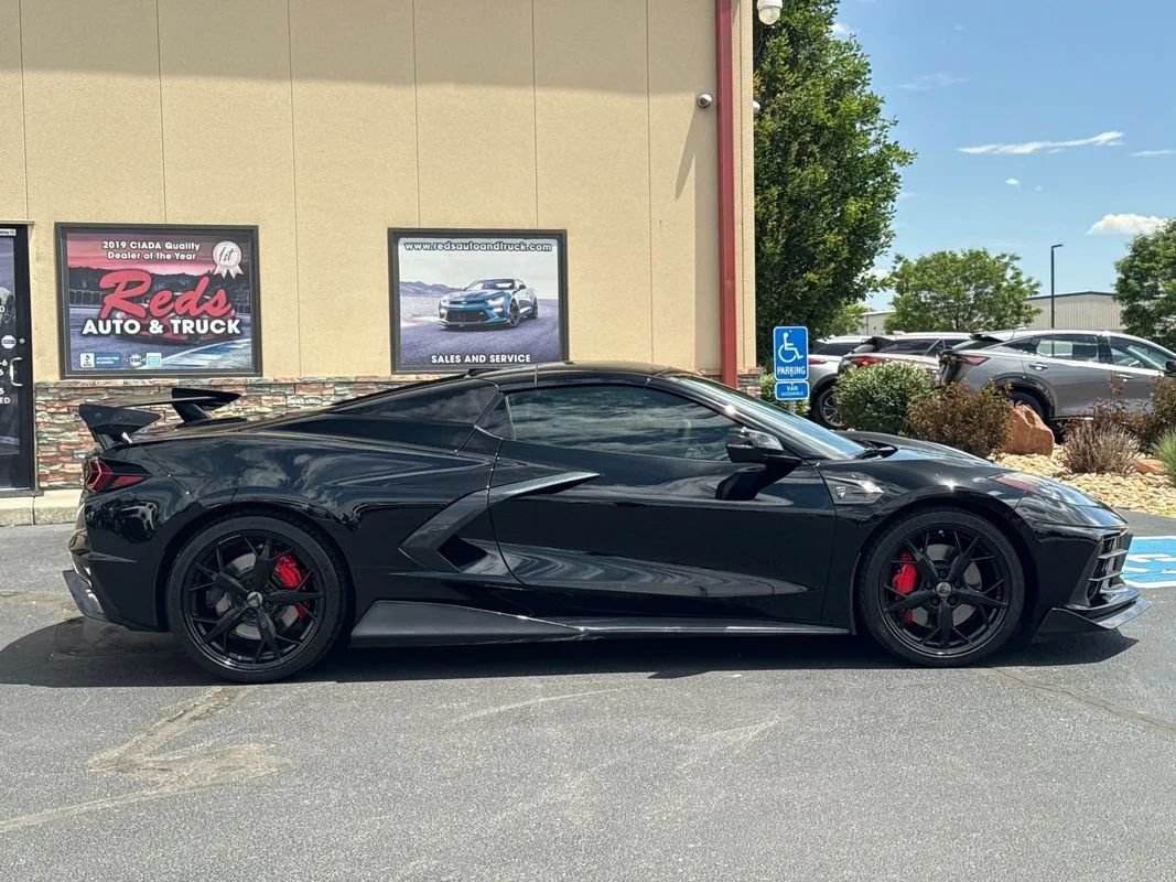 Used 2022 Chevrolet Corvette Stingray Premium Conv w/ Z51 Performance Package RWD image 5