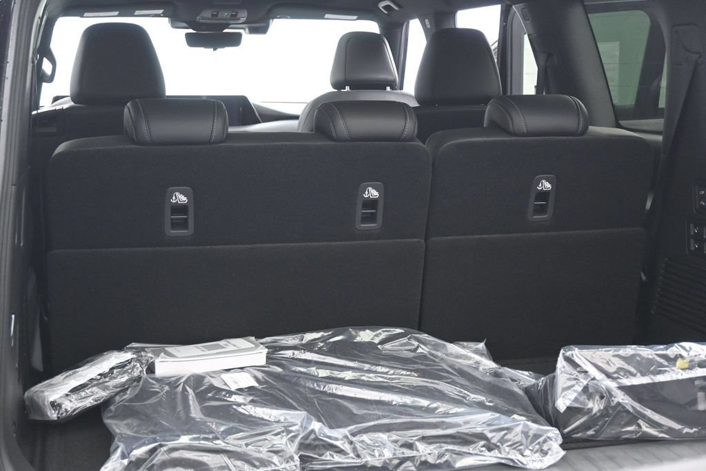 New 2026 Nissan Armada PRO-4X AWD/4WD image 23