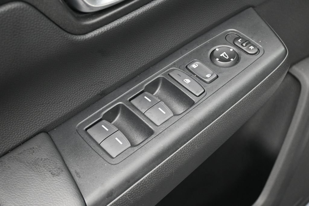 Used 2025 Honda CR-V Sport-L image 14