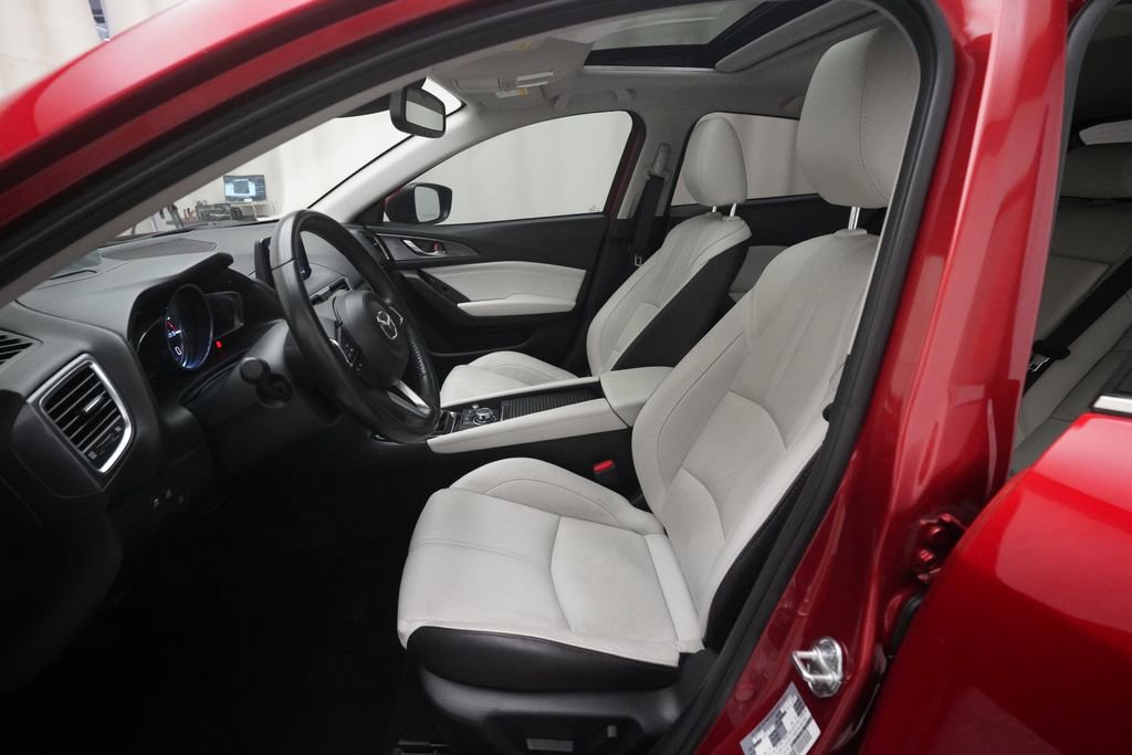 Used 2018 MAZDA MAZDA3 Grand Touring w/ Premium Equipment Package image 6