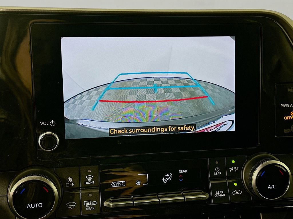 Used 2023 Toyota Highlander LE image 14