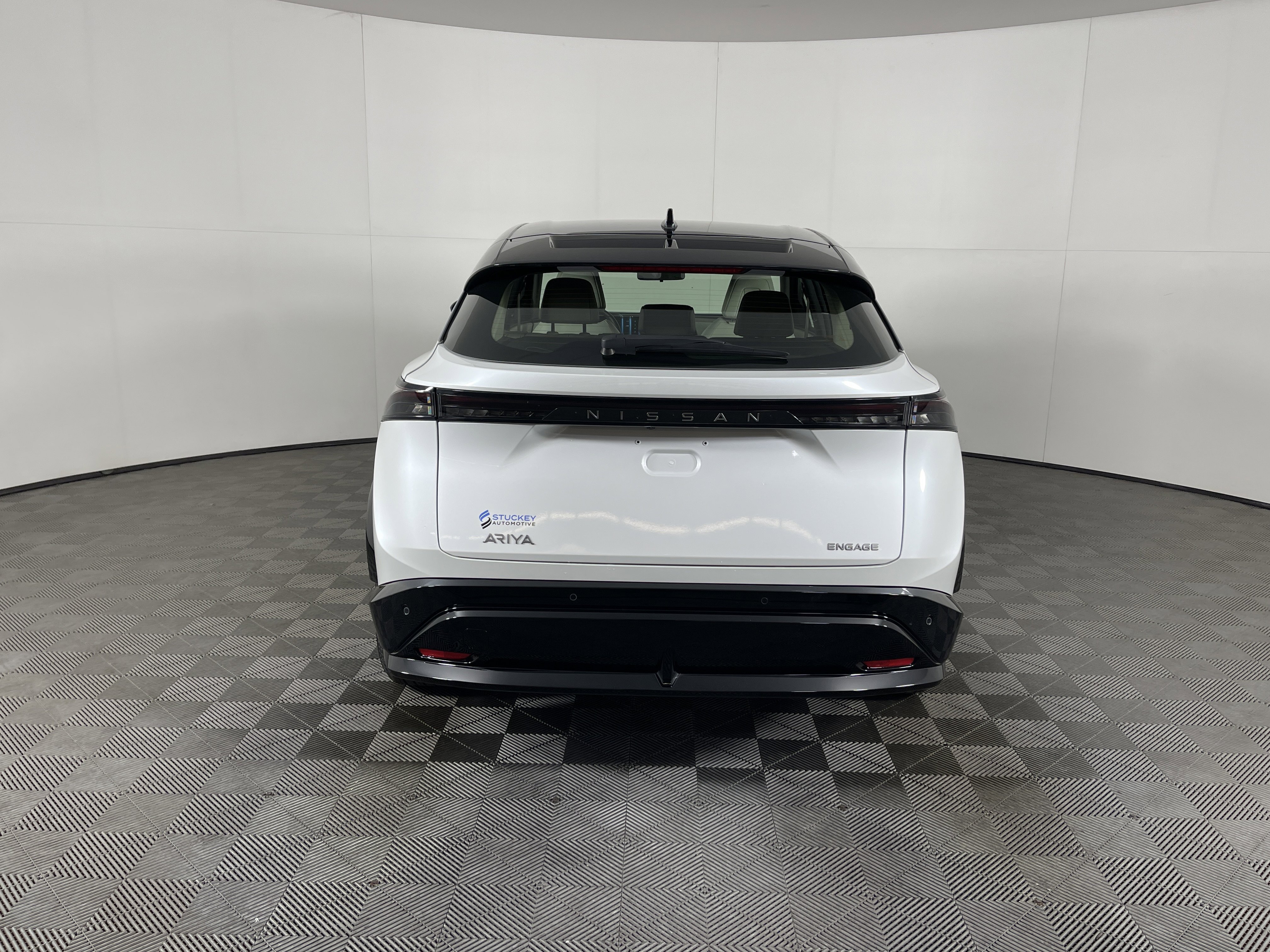 Used 2023 Nissan Ariya FWD image 4