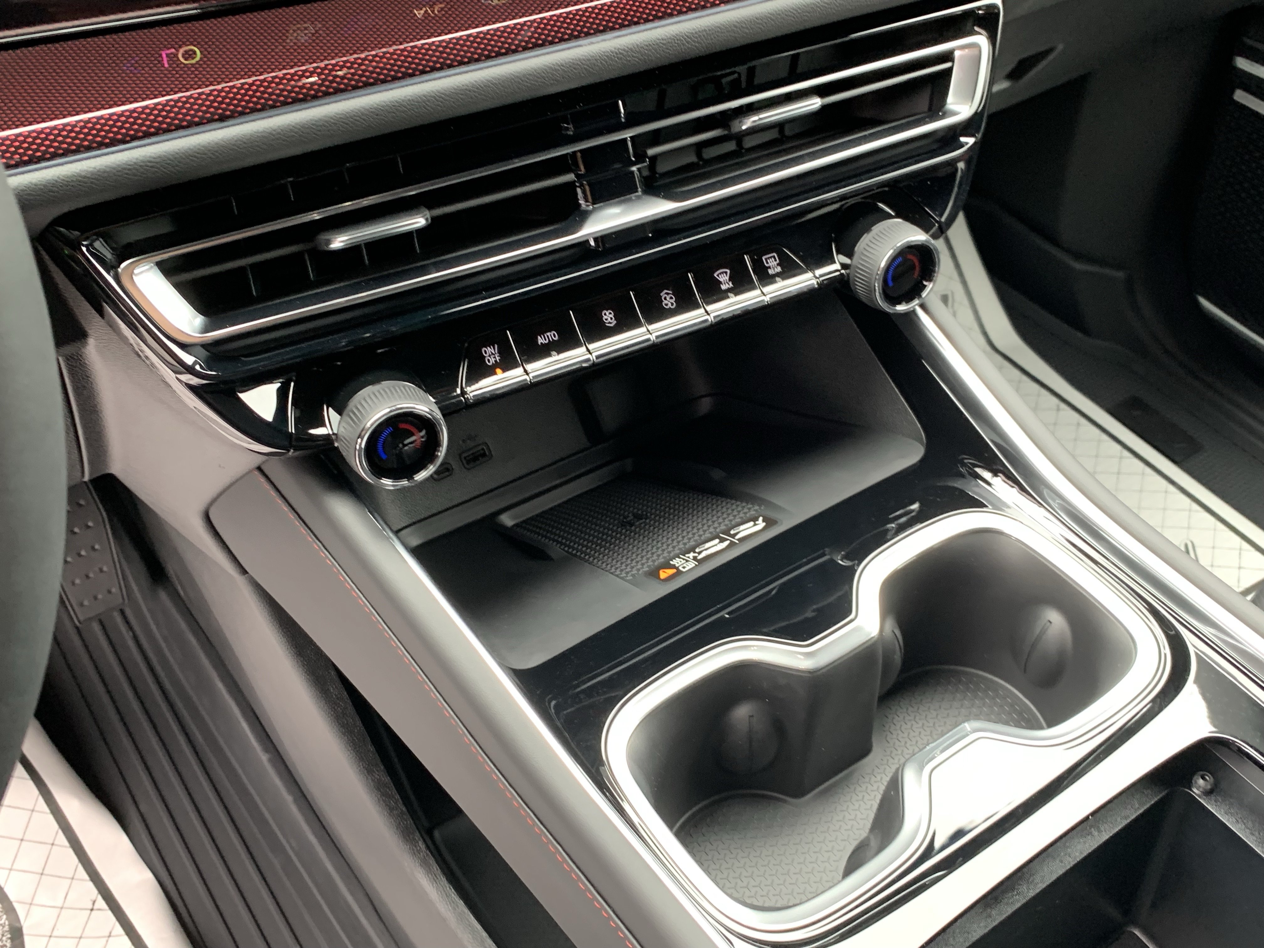New 2027 Chevrolet Traverse RS AWD/4WD image 17