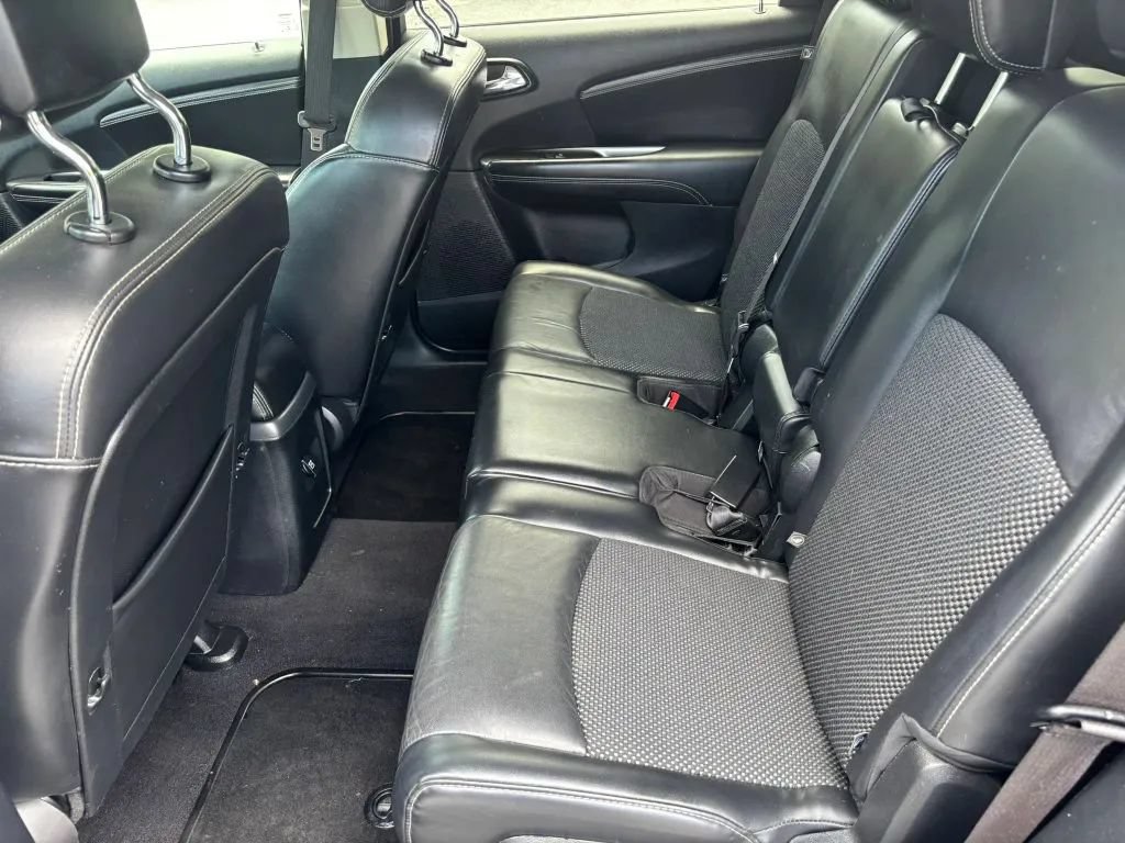 Used 2019 Dodge Journey Crossroad FWD image 13