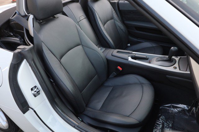 Used 2004 BMW Z4 2.5i RWD image 41