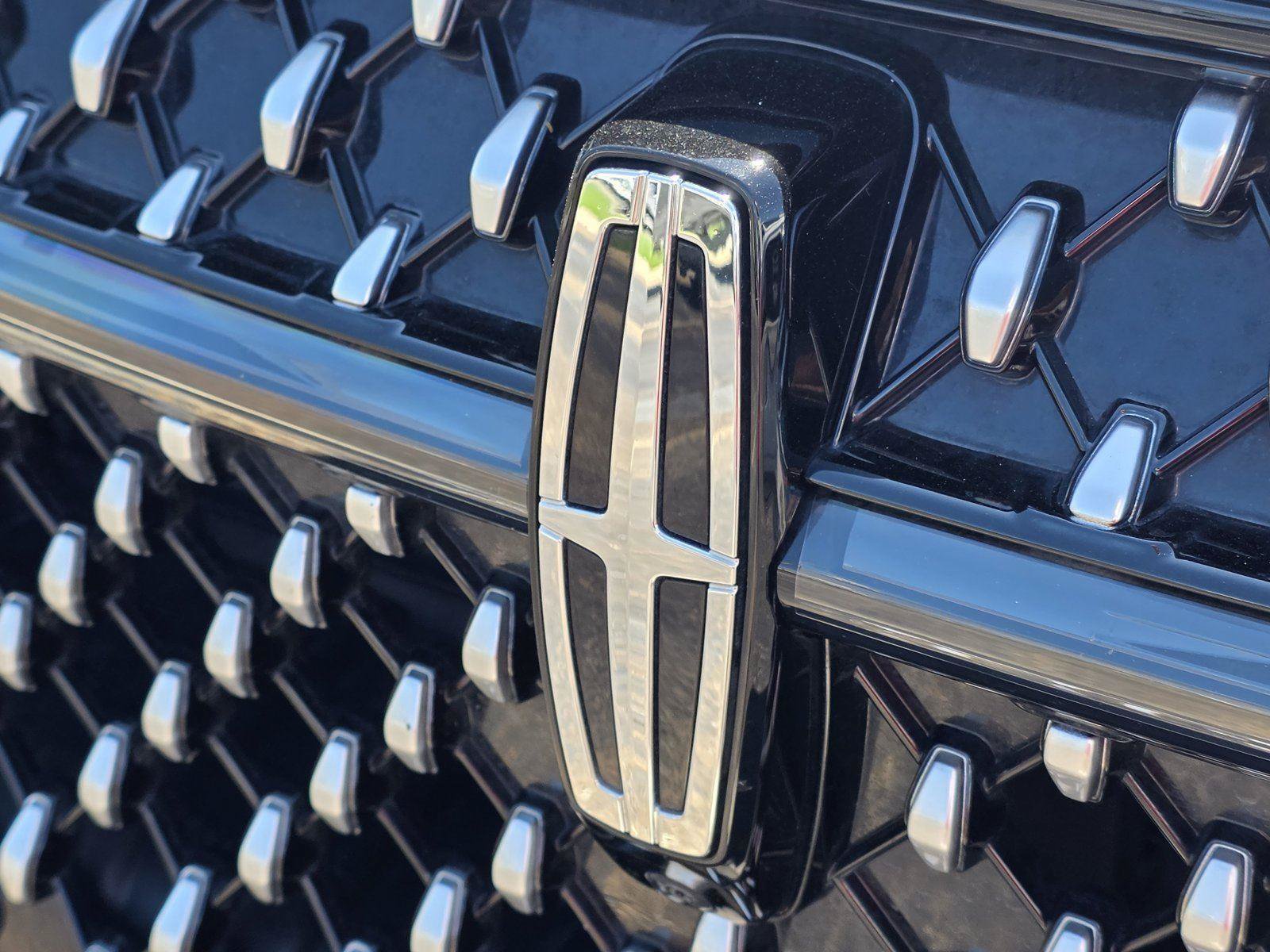 Used 2024 Lincoln Nautilus Premier AWD/4WD image 39