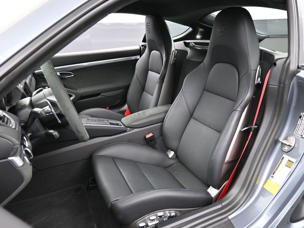 Certified 2025 Porsche 718 Cayman GTS image 5