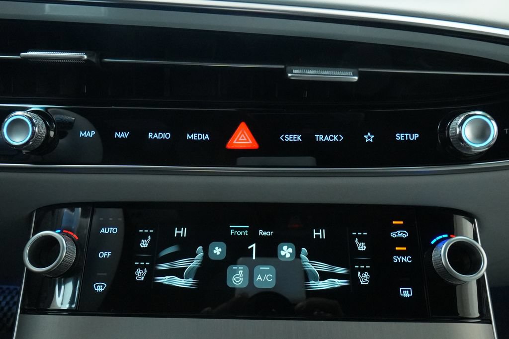 New 2026 Genesis GV70 2.5T Advanced AWD/4WD image 40
