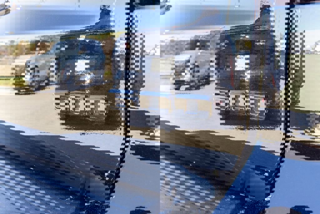 Certified 2025 Cadillac Escalade Sport Platinum w/ LPO, ONYX Package image 7