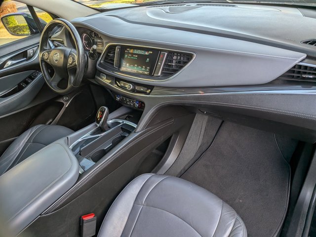 Used 2019 Buick Enclave Essence image 18