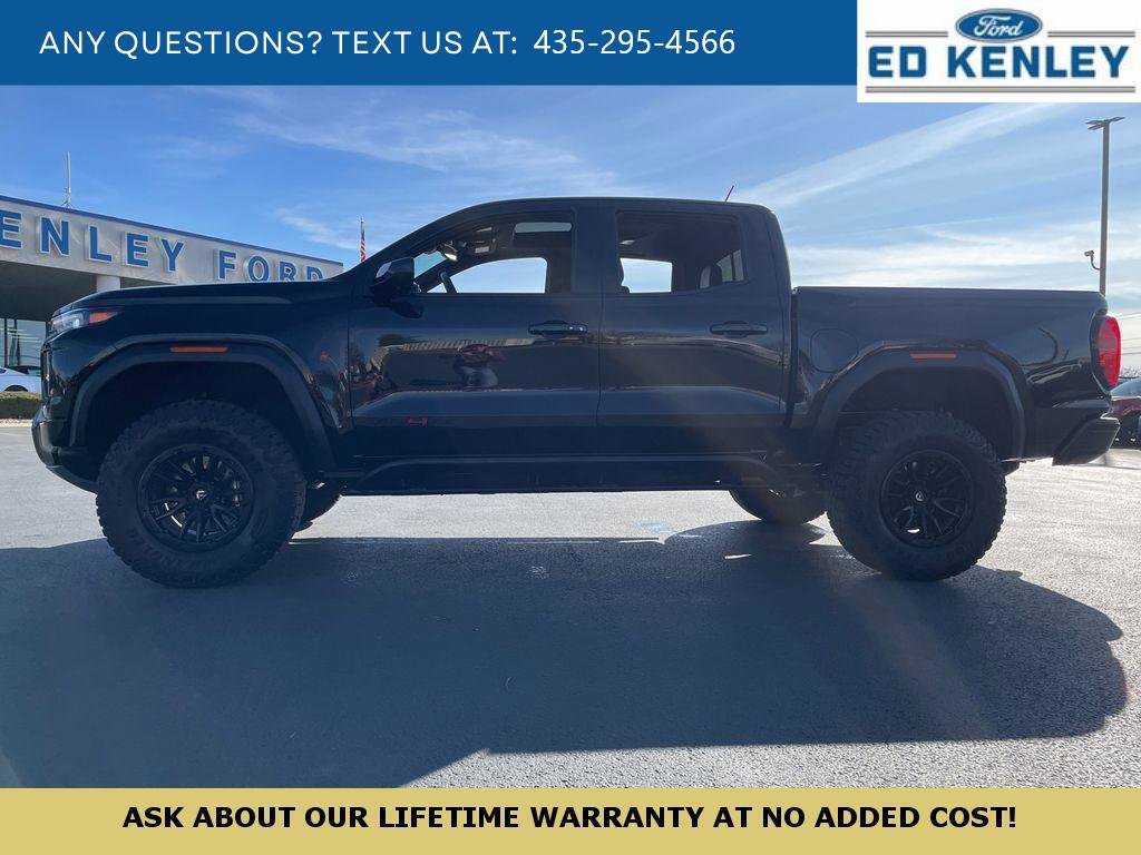 Used 2023 GMC Canyon AT4X image 2