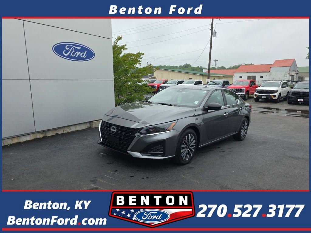 Used 2025 Nissan Altima 2.5 SV FWD image 1