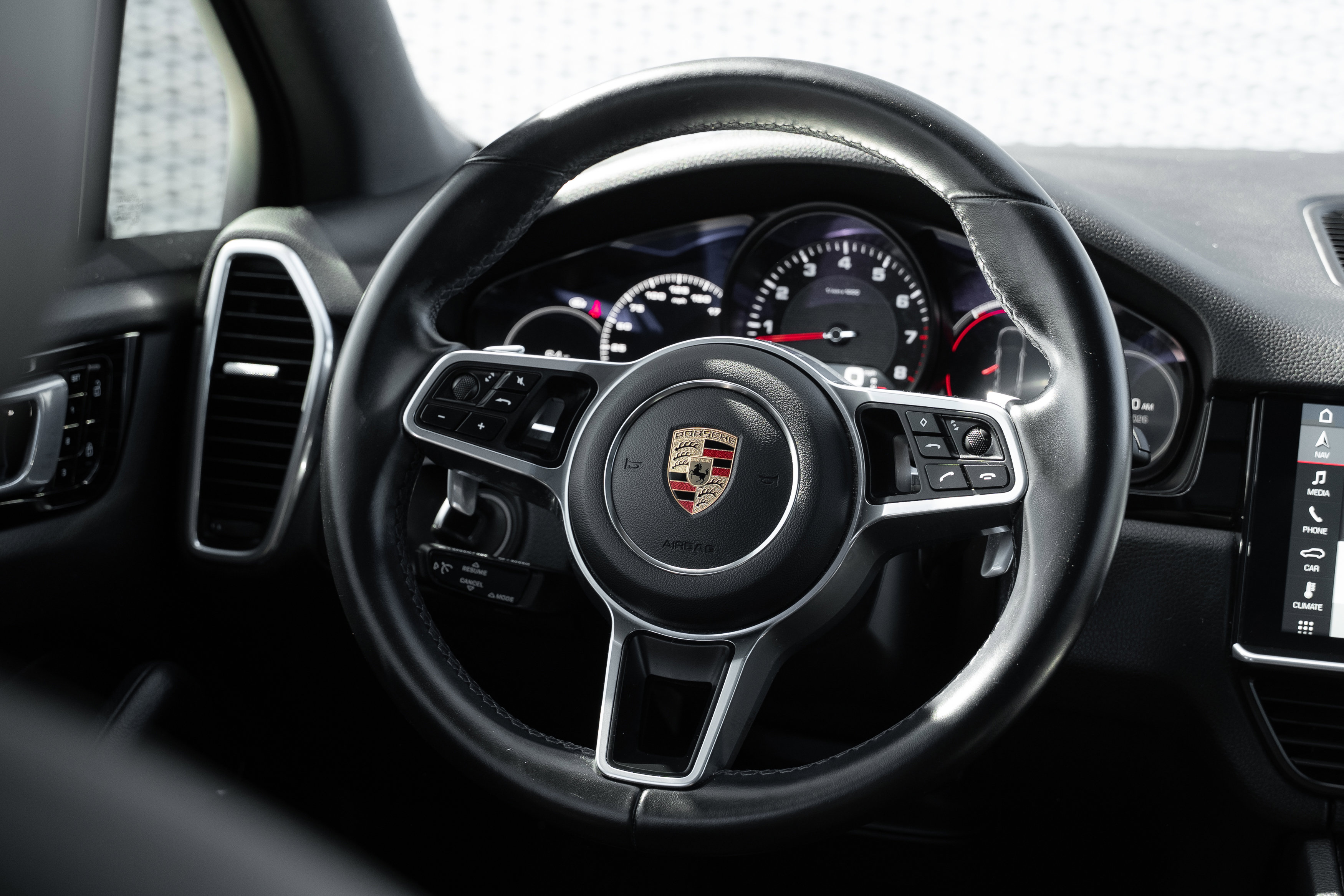 Used 2020 Porsche Cayenne image 8