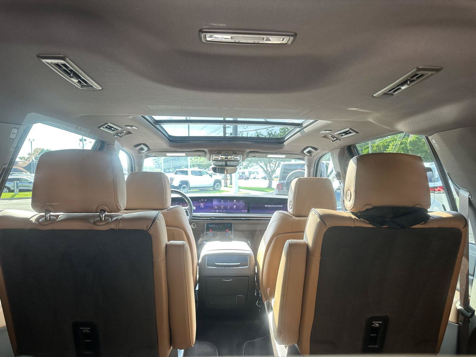 Used 2025 Cadillac Escalade ESV Premium Luxury w/ LPO, Radiant Package AWD/4WD image 20
