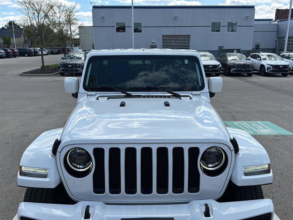 Used 2023 Jeep Wrangler Unlimited Sahara AWD/4WD image 4