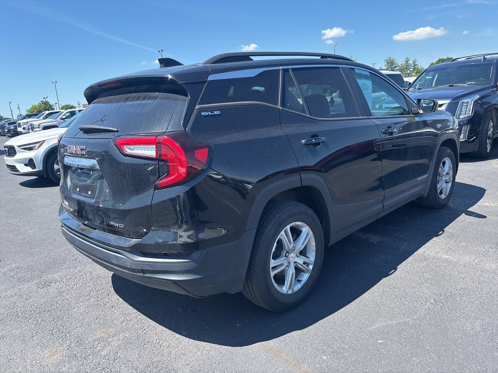 Used 2022 GMC Terrain SLE w/ Driver Convenience Package AWD/4WD image 3