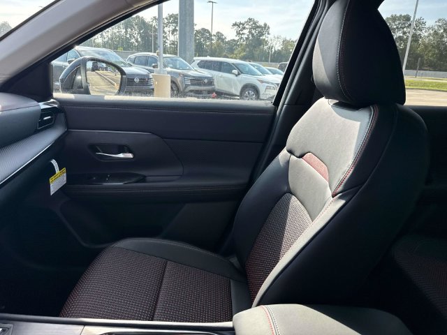 New 2027 Nissan Kicks SR FWD image 18