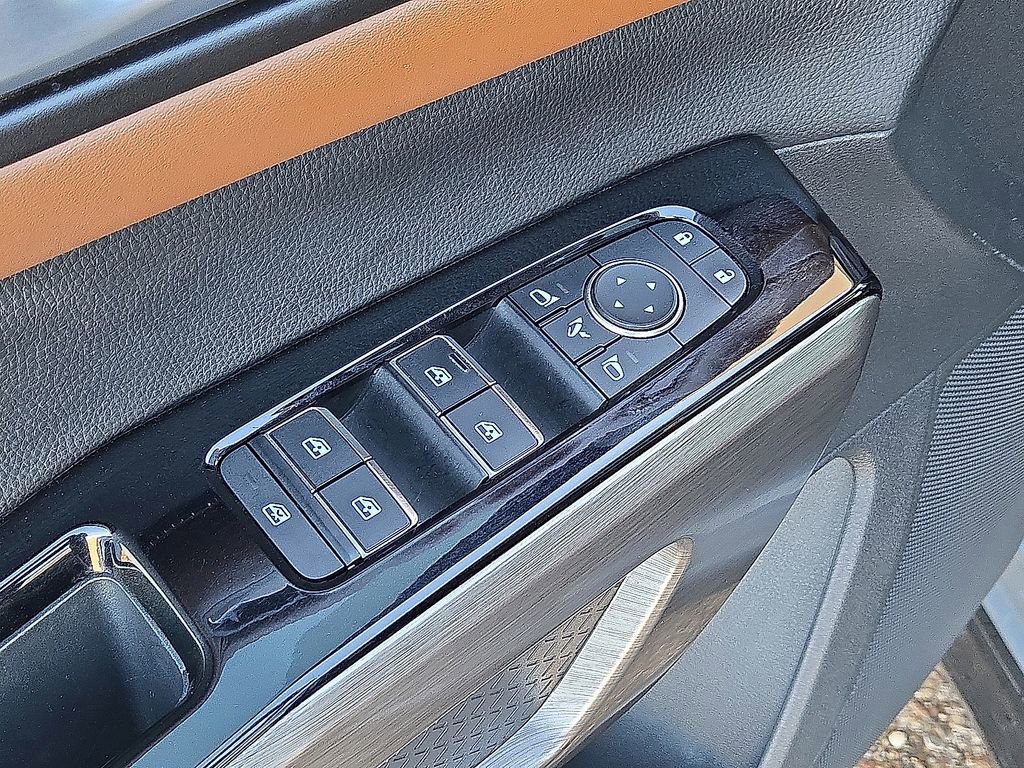 Used 2022 Nissan Pathfinder Platinum w/ Cargo Package image 23