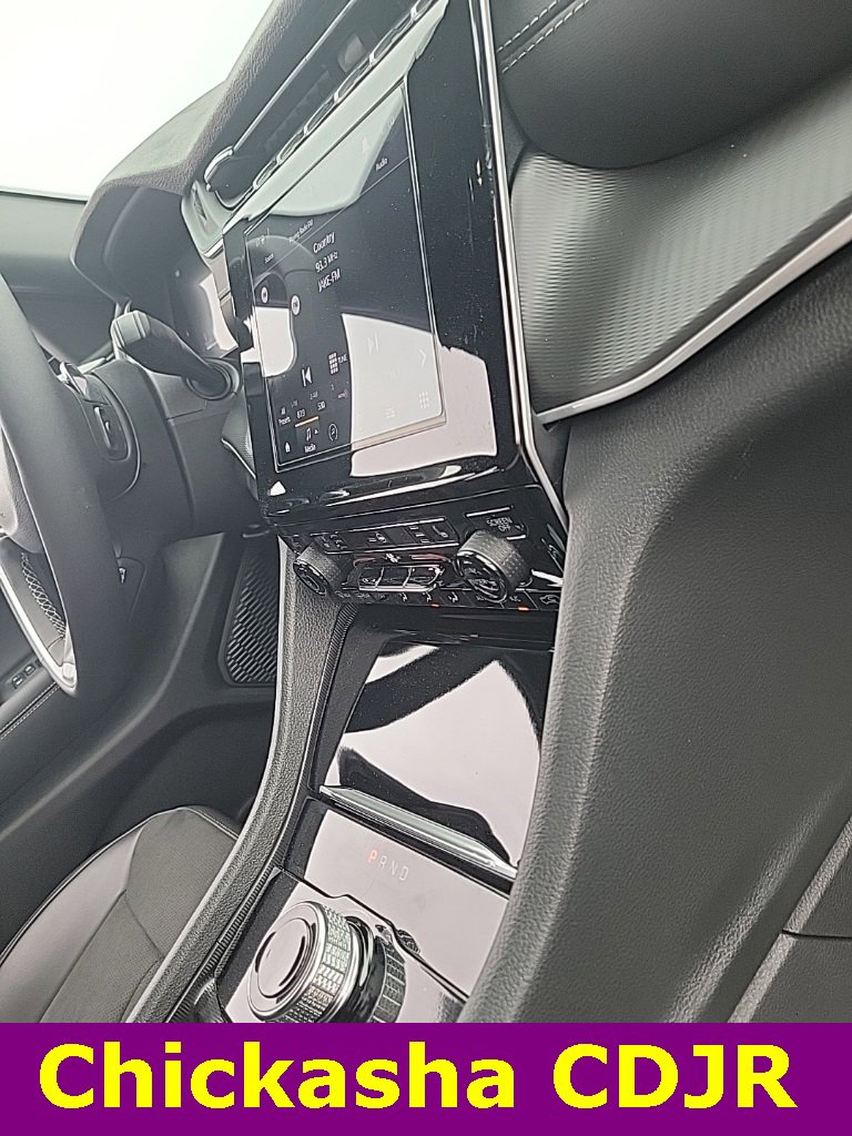 New 2025 Jeep Grand Cherokee L Altitude image 17