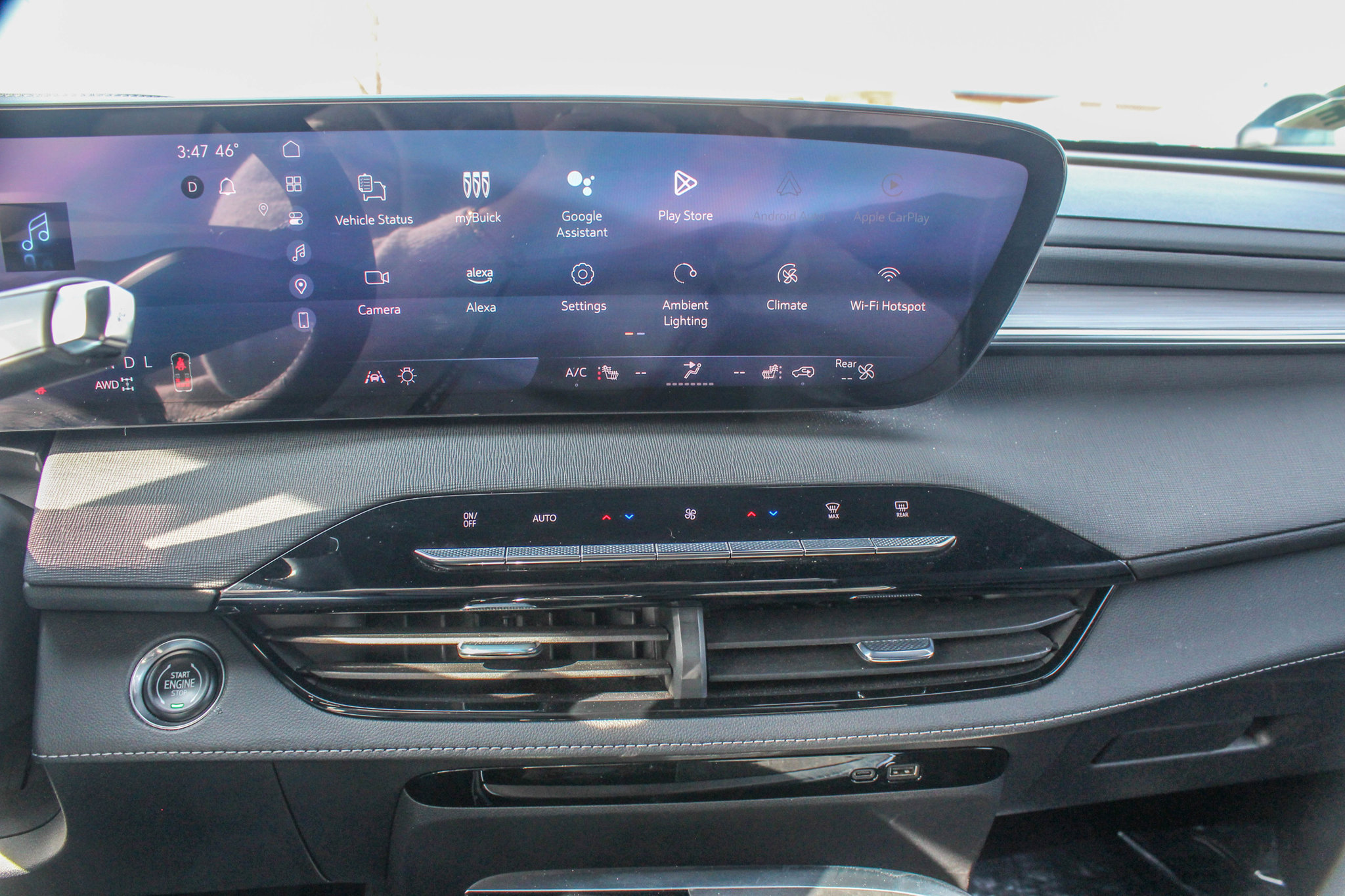 Used 2025 Buick Enclave Preferred AWD/4WD image 22