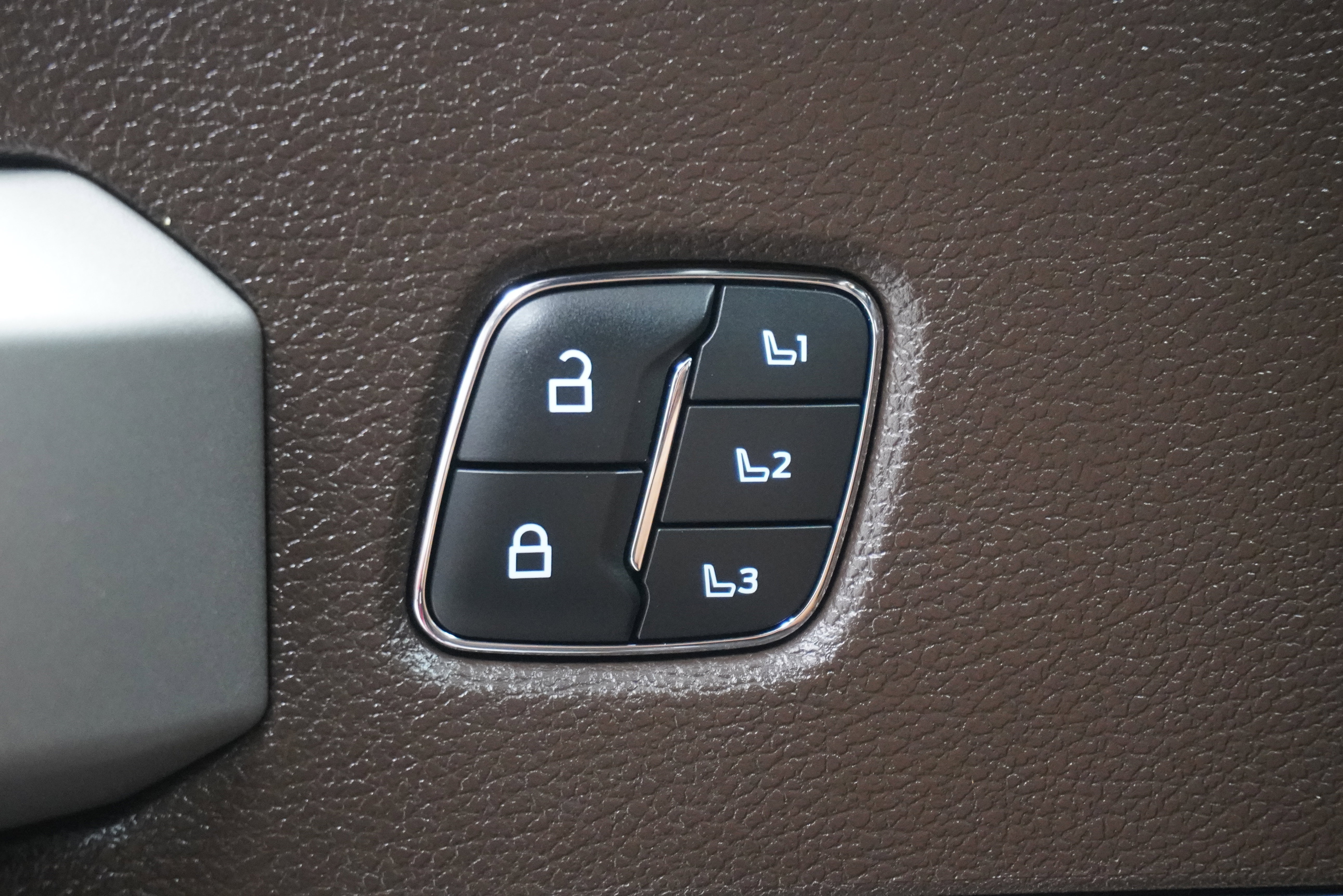 Used 2021 Ford F350 King Ranch w/ King Ranch Ultimate Package image 17