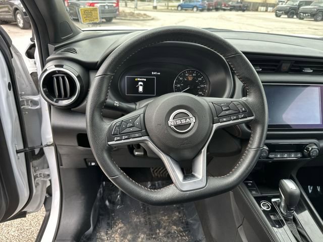 Used 2023 Nissan Kicks SR image 13