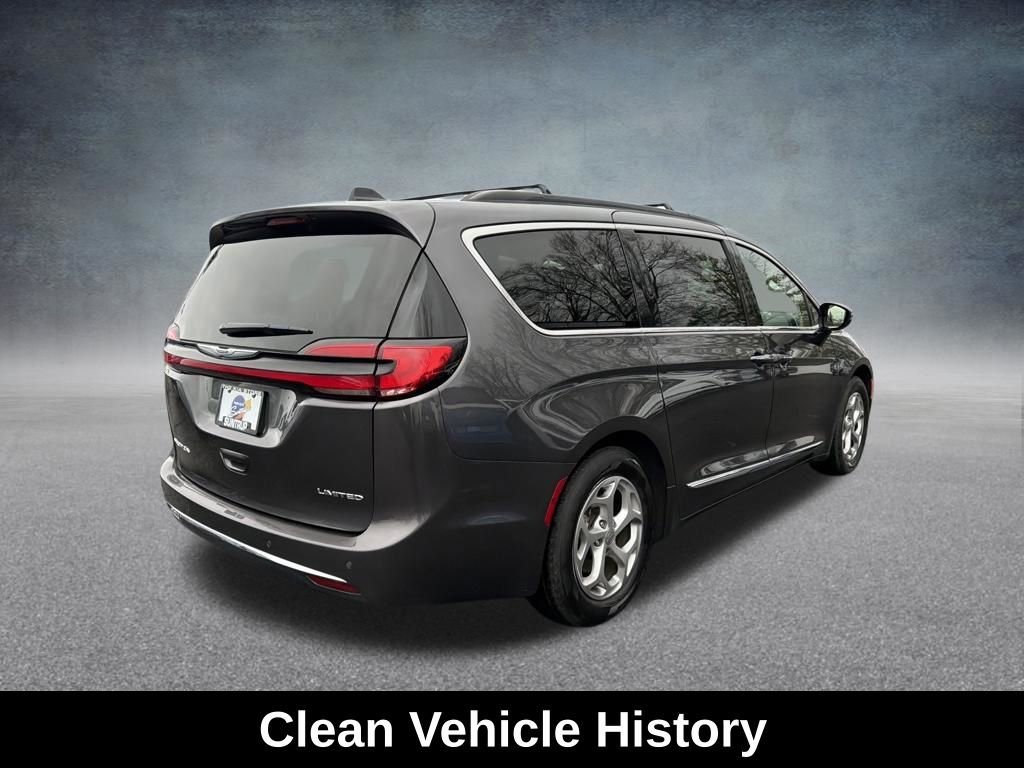Used 2023 Chrysler Pacifica Limited FWD image 6