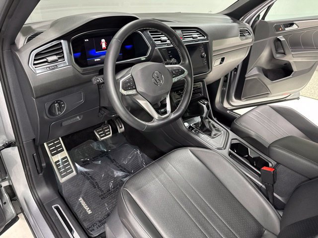 Used 2023 Volkswagen Tiguan SE R-Line FWD image 15