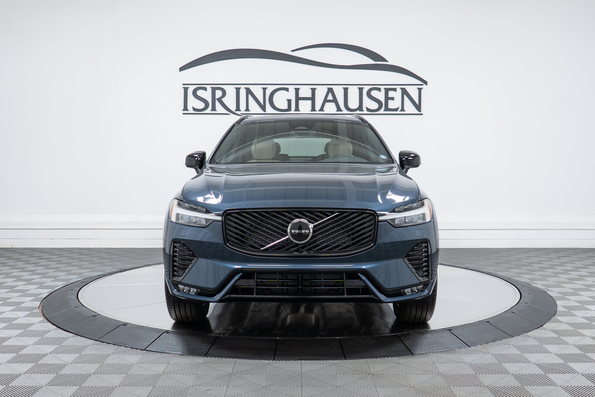 New 2027 Volvo XC60 B5 Core AWD/4WD image 2