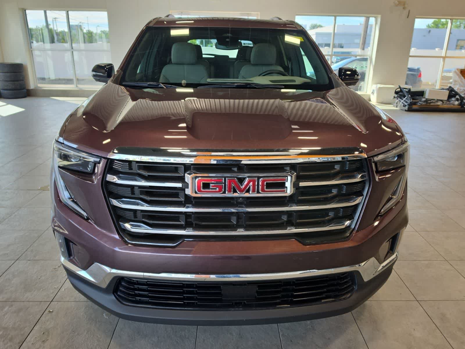 Used 2024 GMC Acadia Elevation AWD/4WD image 3