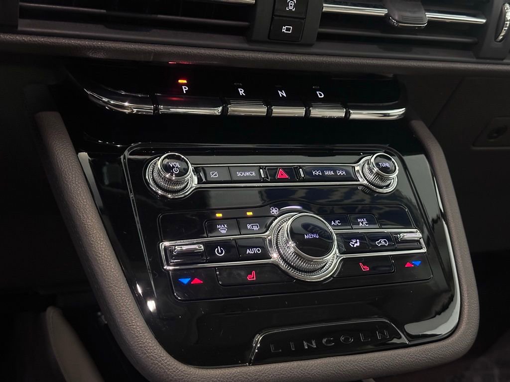 Used 2021 Lincoln Corsair AWD w/ Equipment Group 101A image 16