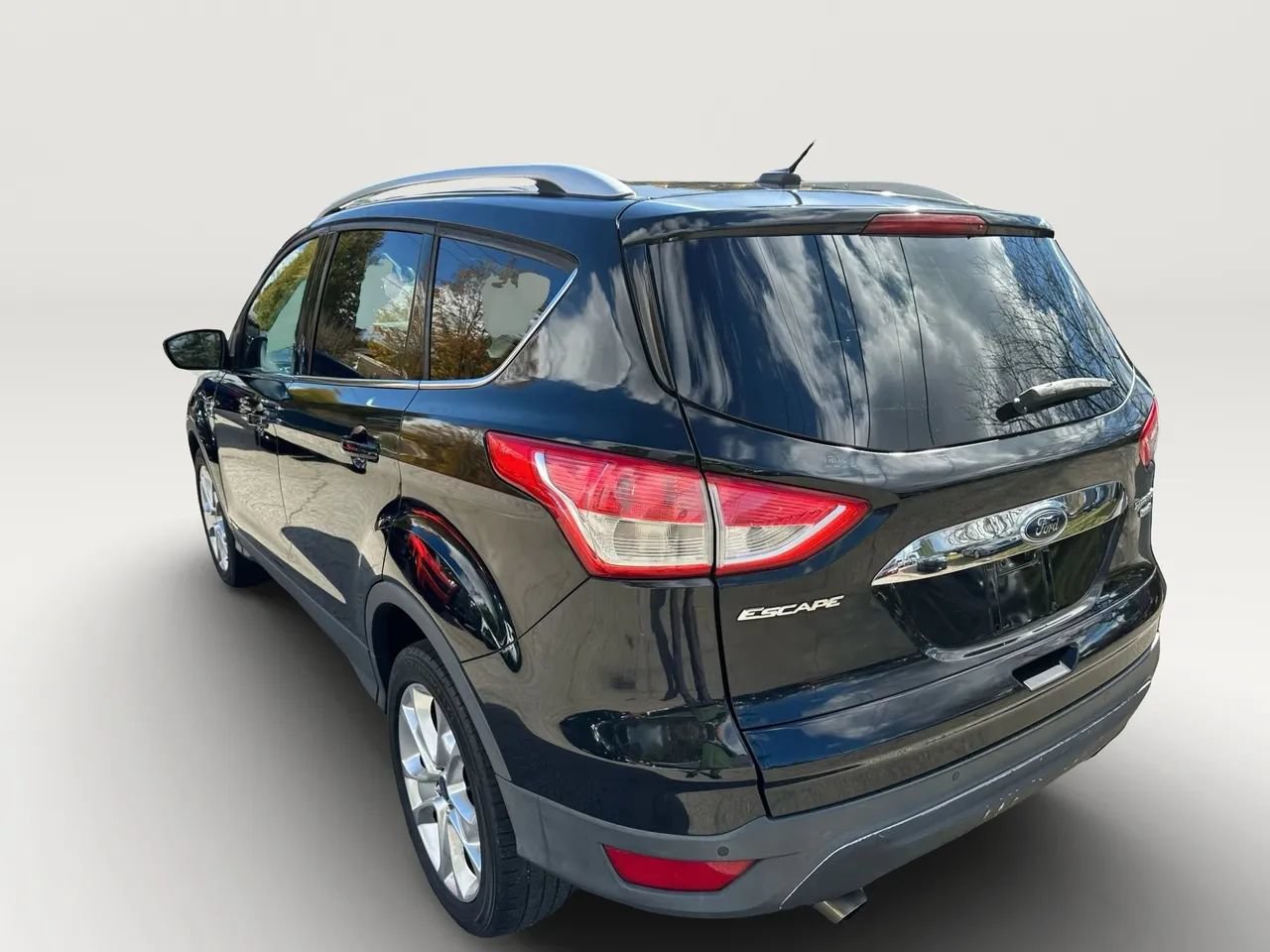 Used 2016 Ford Escape Titanium AWD/4WD image 5