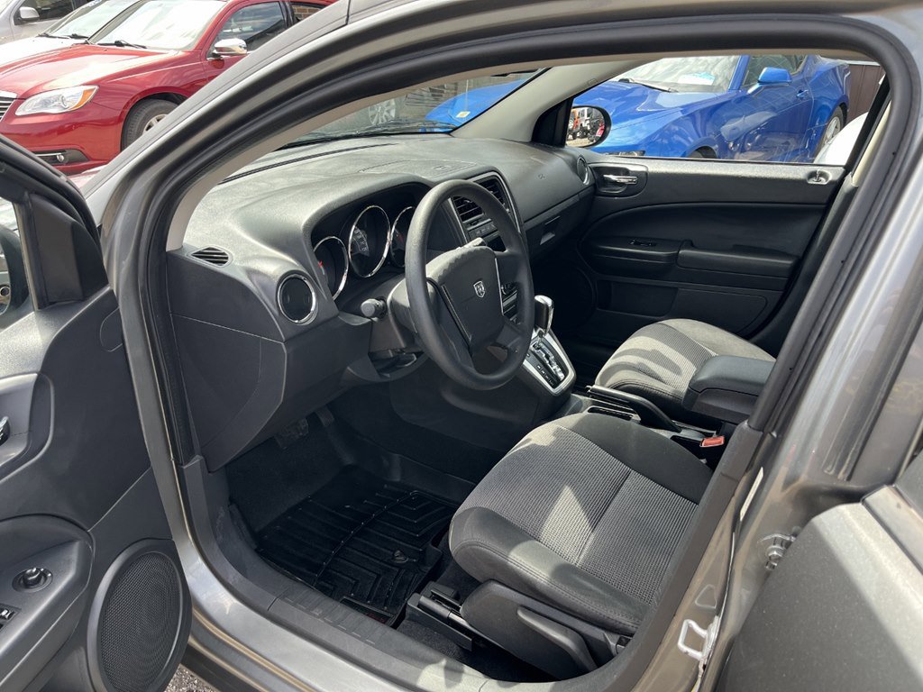 Used 2011 Dodge Caliber Mainstreet image 8